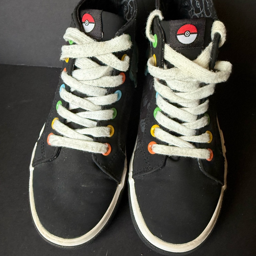 Pokémon Ground Up High-Top Sneakers size 2